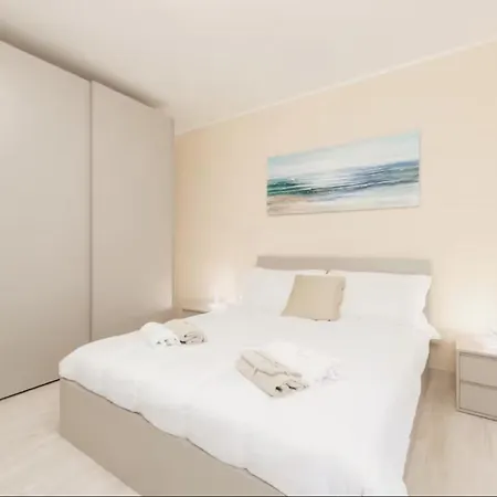 - Elegante Con Piscina Apartment *